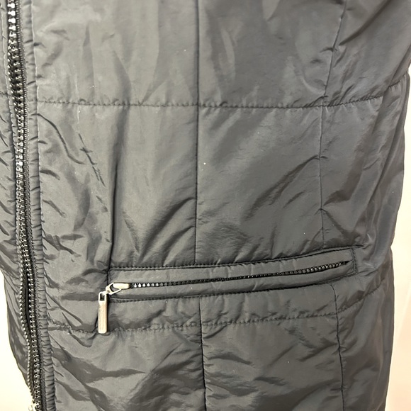Dana Buchman women’s small black zip vest with pockets. - Picture 6 of 11